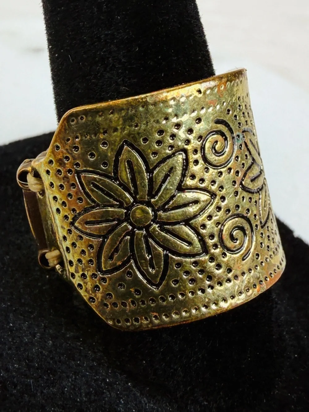 Bohemian Floral Patterned Brass size 7 adjustable stretch statement ring
